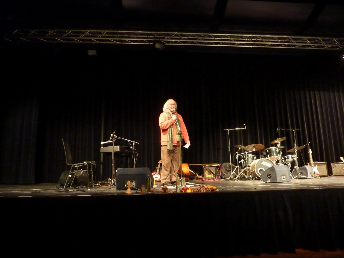 n_20101015_2038120_limmitationes.jpg