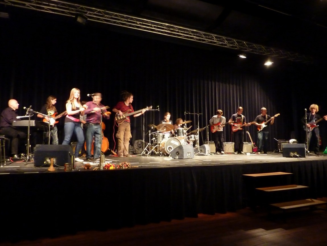 n_20101015_2044080_limmitationes.jpg