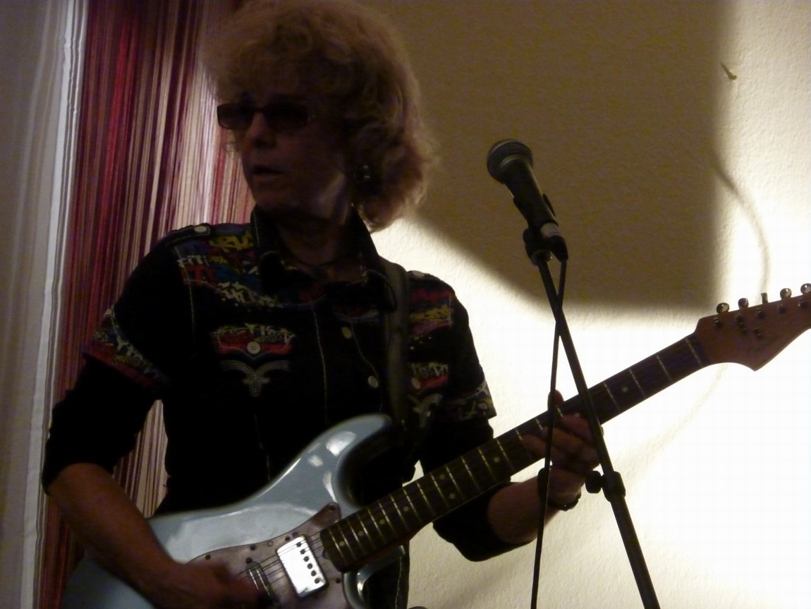 n_20101017_2143250_limmitationes.jpg