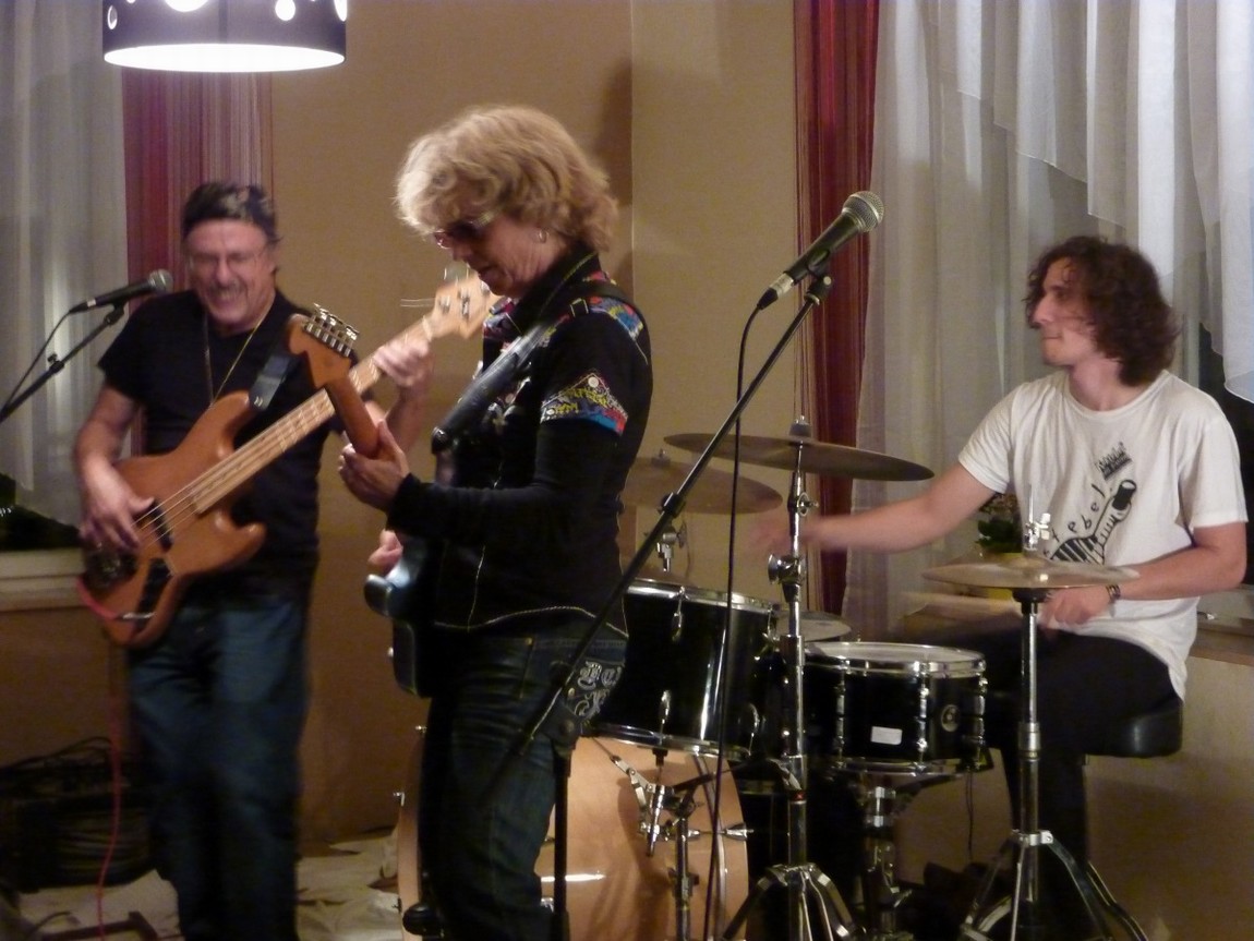n_20101017_2201580_limmitationes.jpg