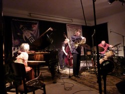 20100514_2251310_limmitationes.jpg
