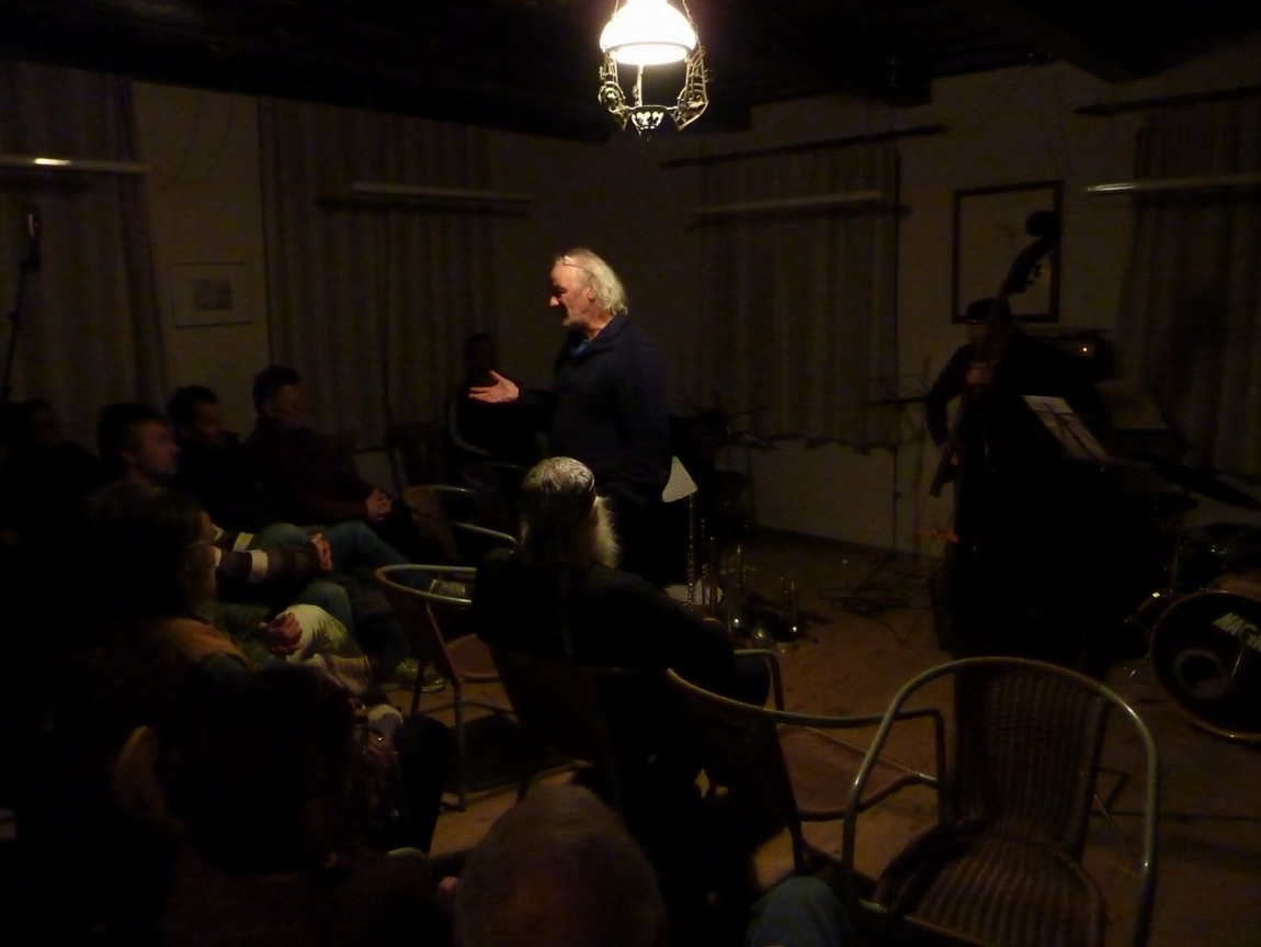 n_20110127_2150080_thenuband_by_oswald_schechtner.jpg