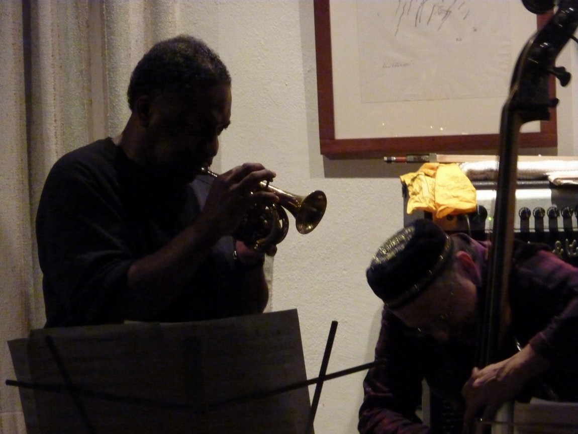 n_20110127_2339190_thenuband_by_oswald_schechtner.jpg