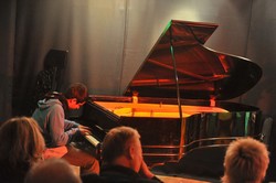 20110417_2114240_by_Attila_Simon.jpg